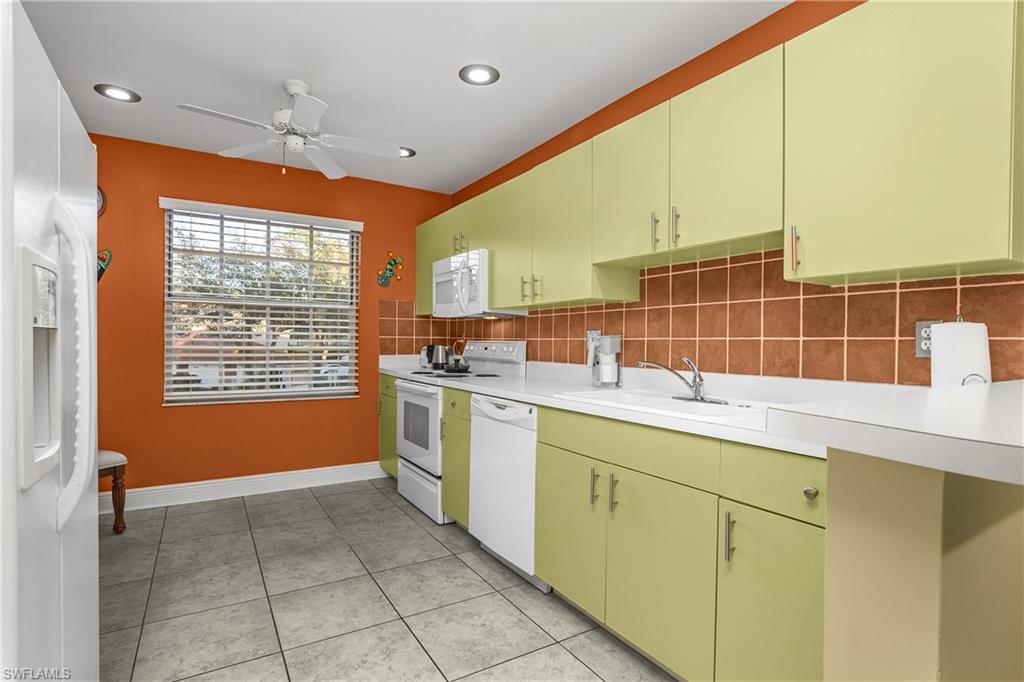 541 Windsor SQ # 202