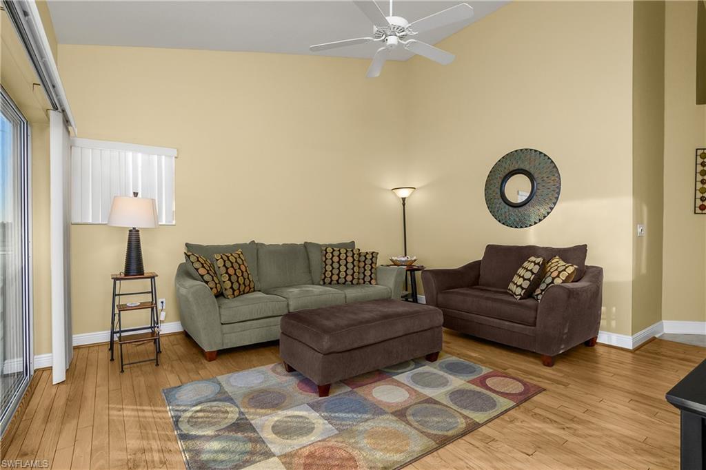 541 Windsor SQ # 202