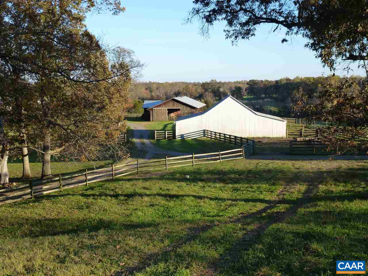 3392 EDGEMONT FARM