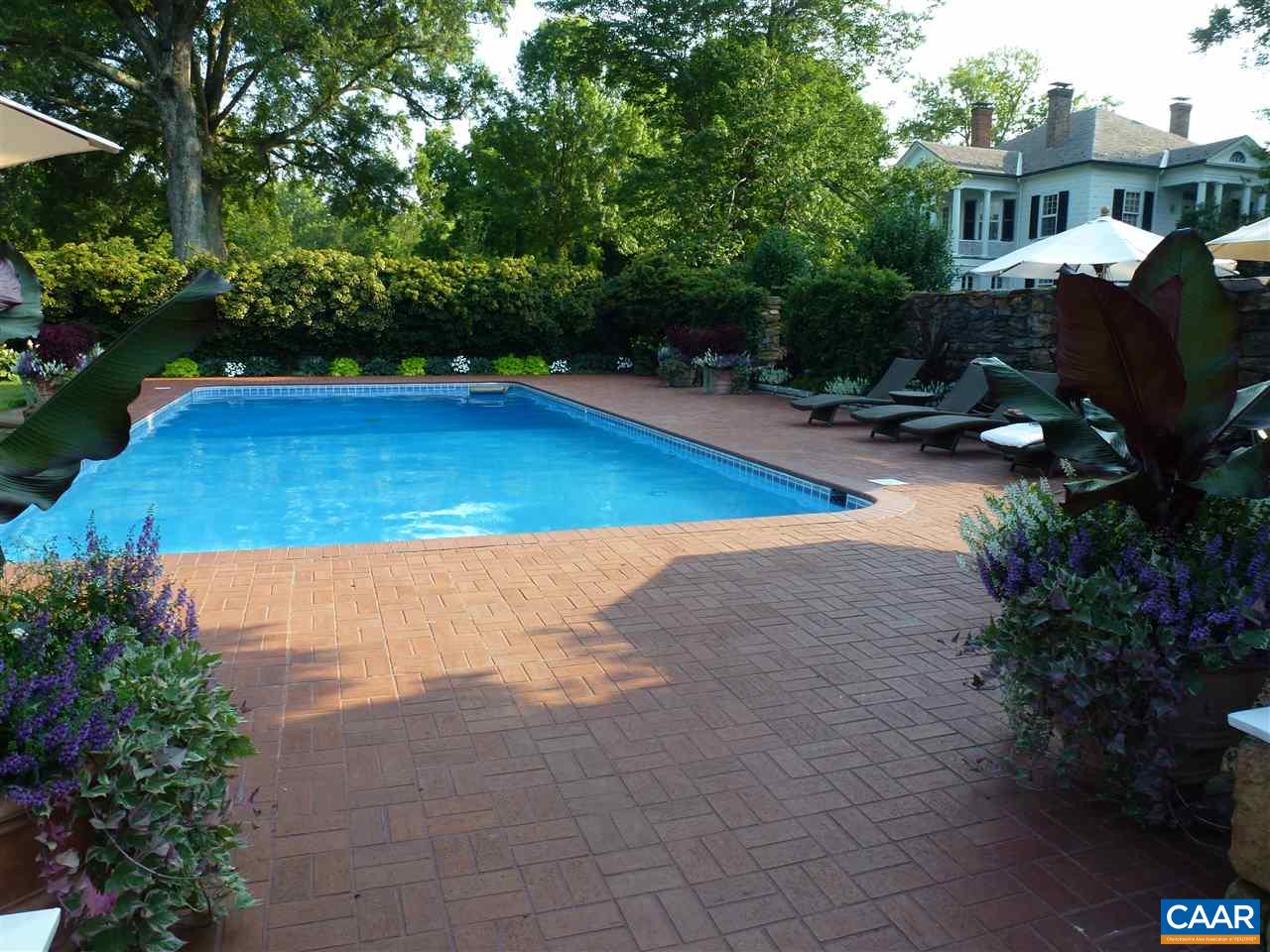 3392 EDGEMONT FARM