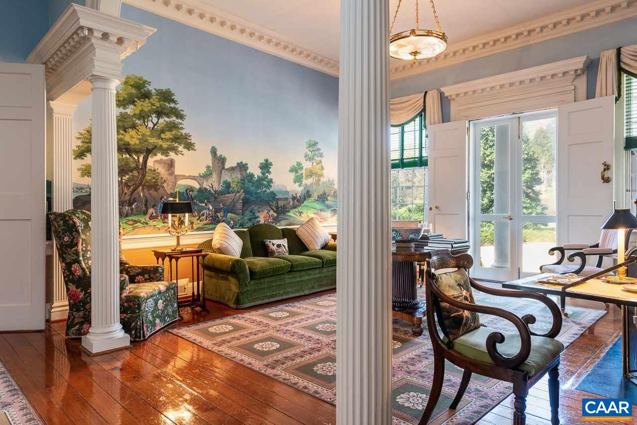 3392 EDGEMONT FARM