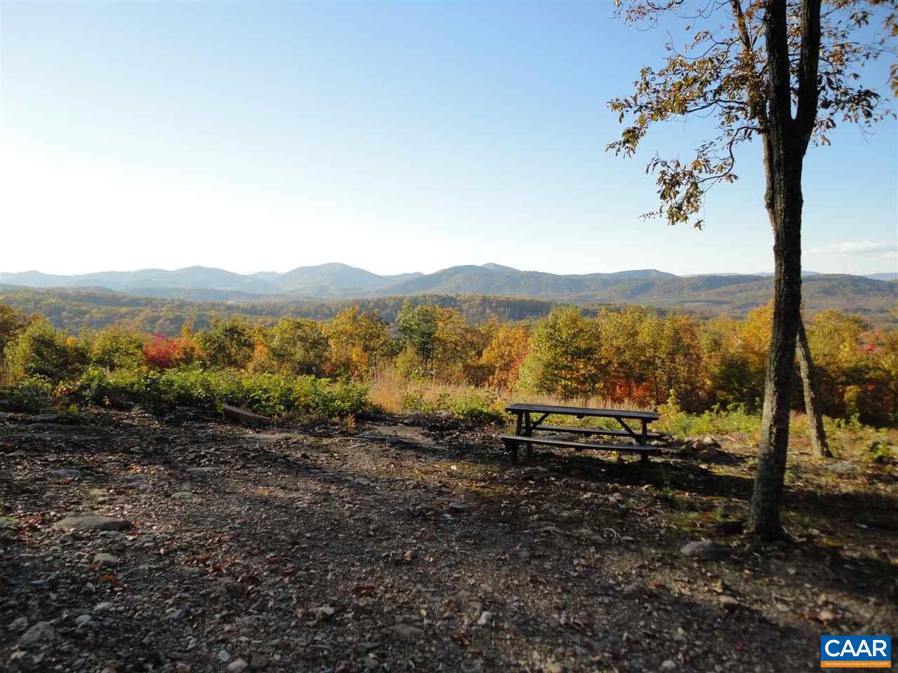 3392 EDGEMONT FARM