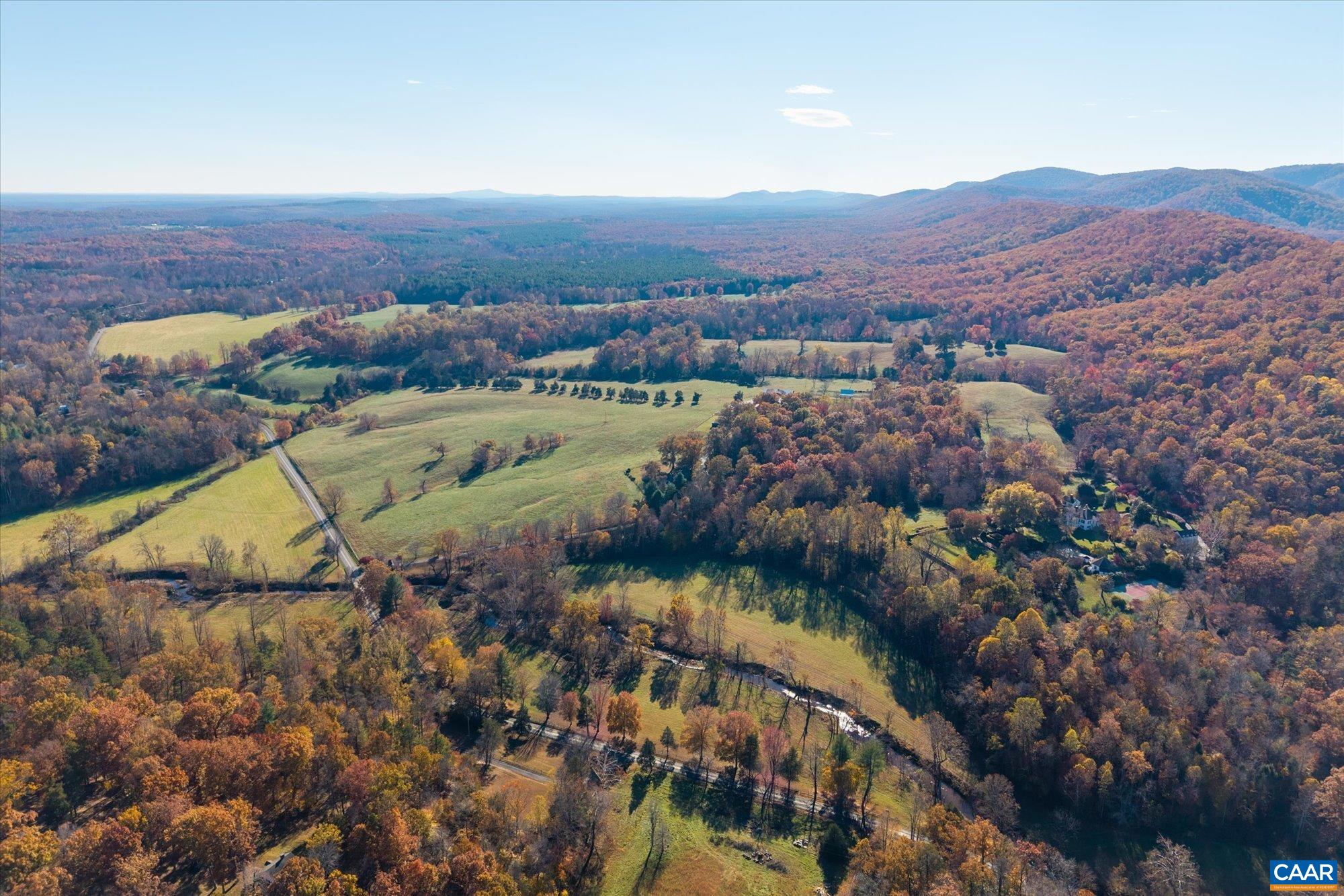 3392 EDGEMONT FARM