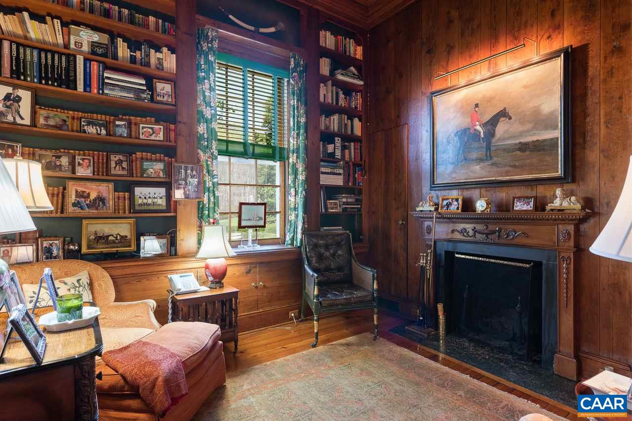 3392 EDGEMONT FARM
