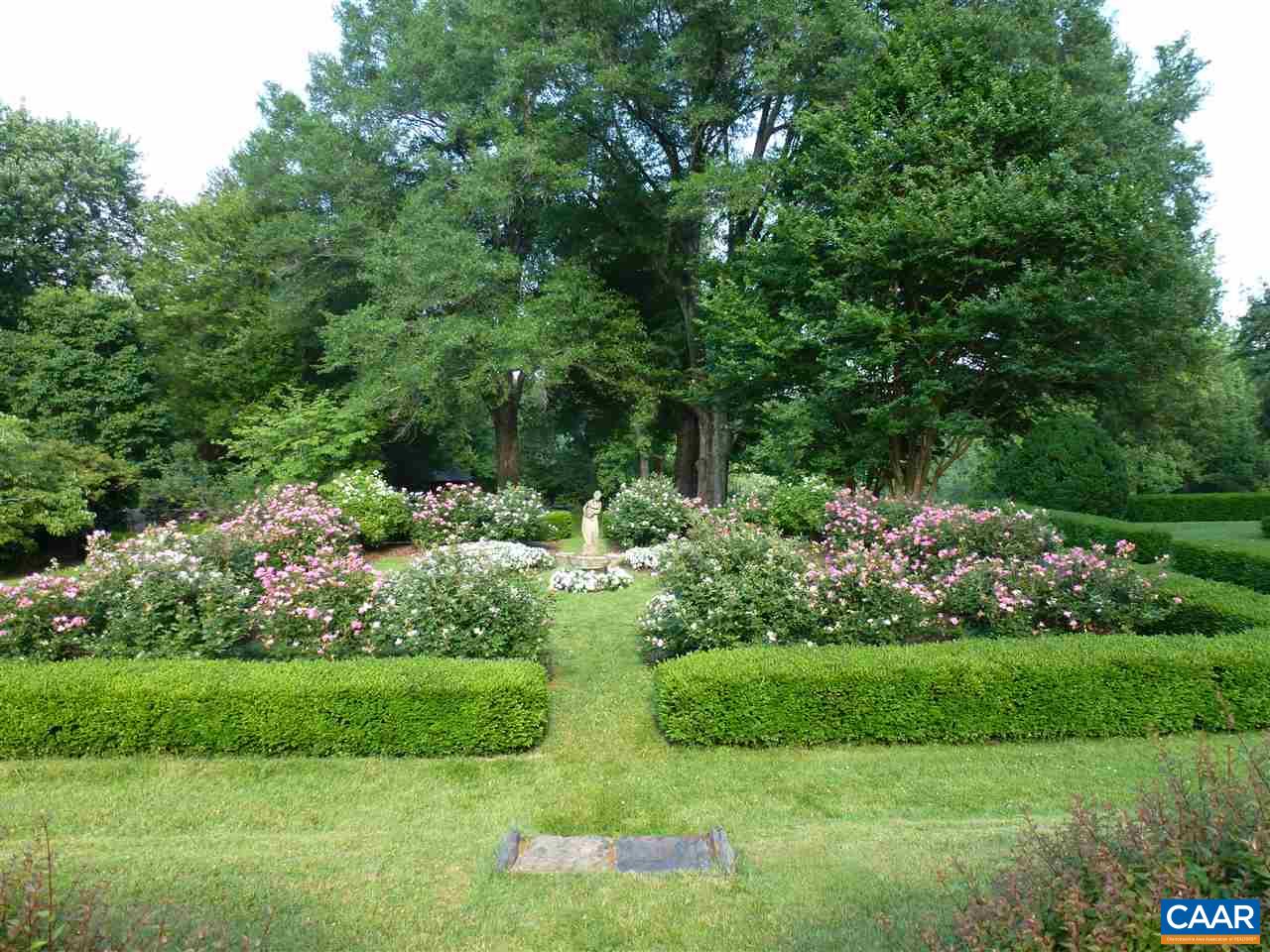 3392 EDGEMONT FARM