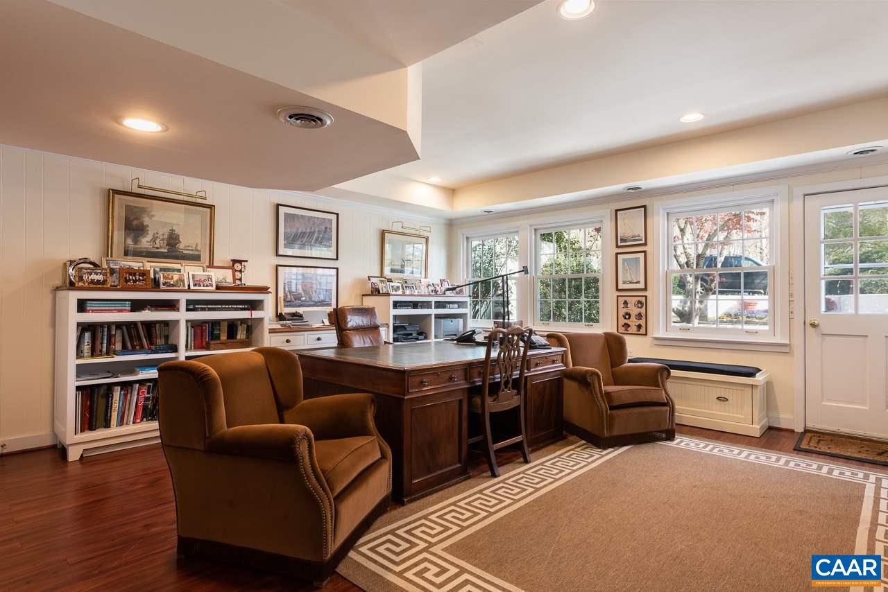 3392 EDGEMONT FARM