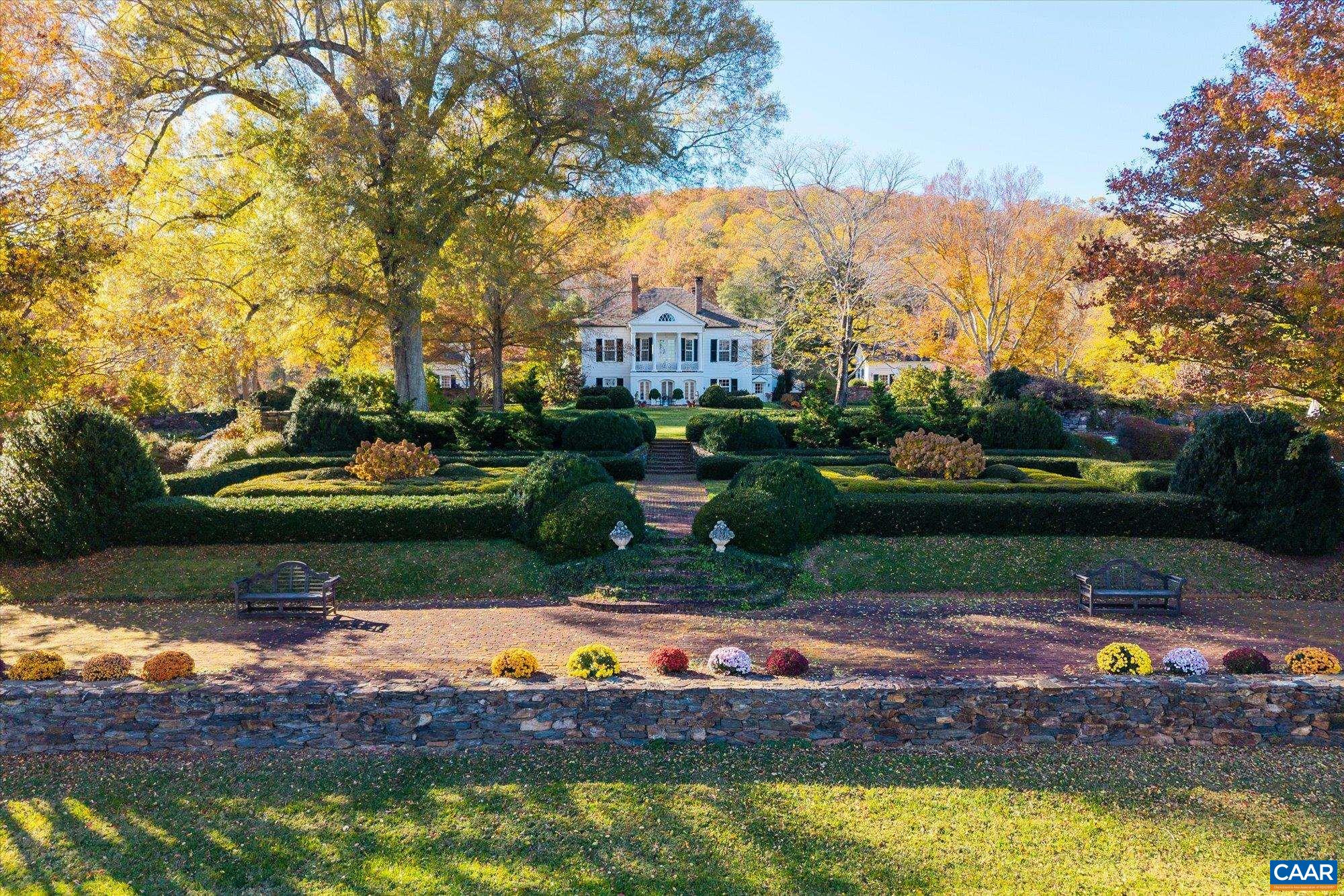 3392 EDGEMONT FARM
