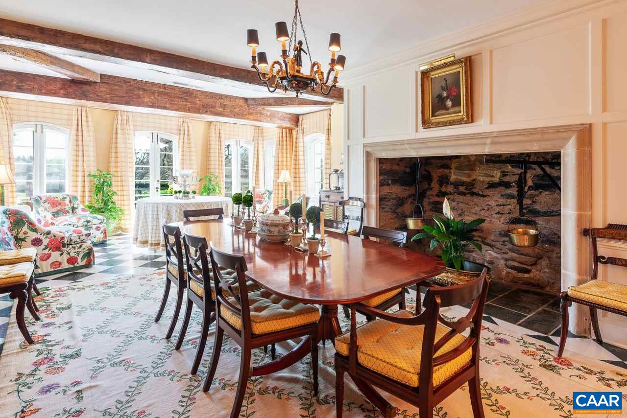 3392 EDGEMONT FARM