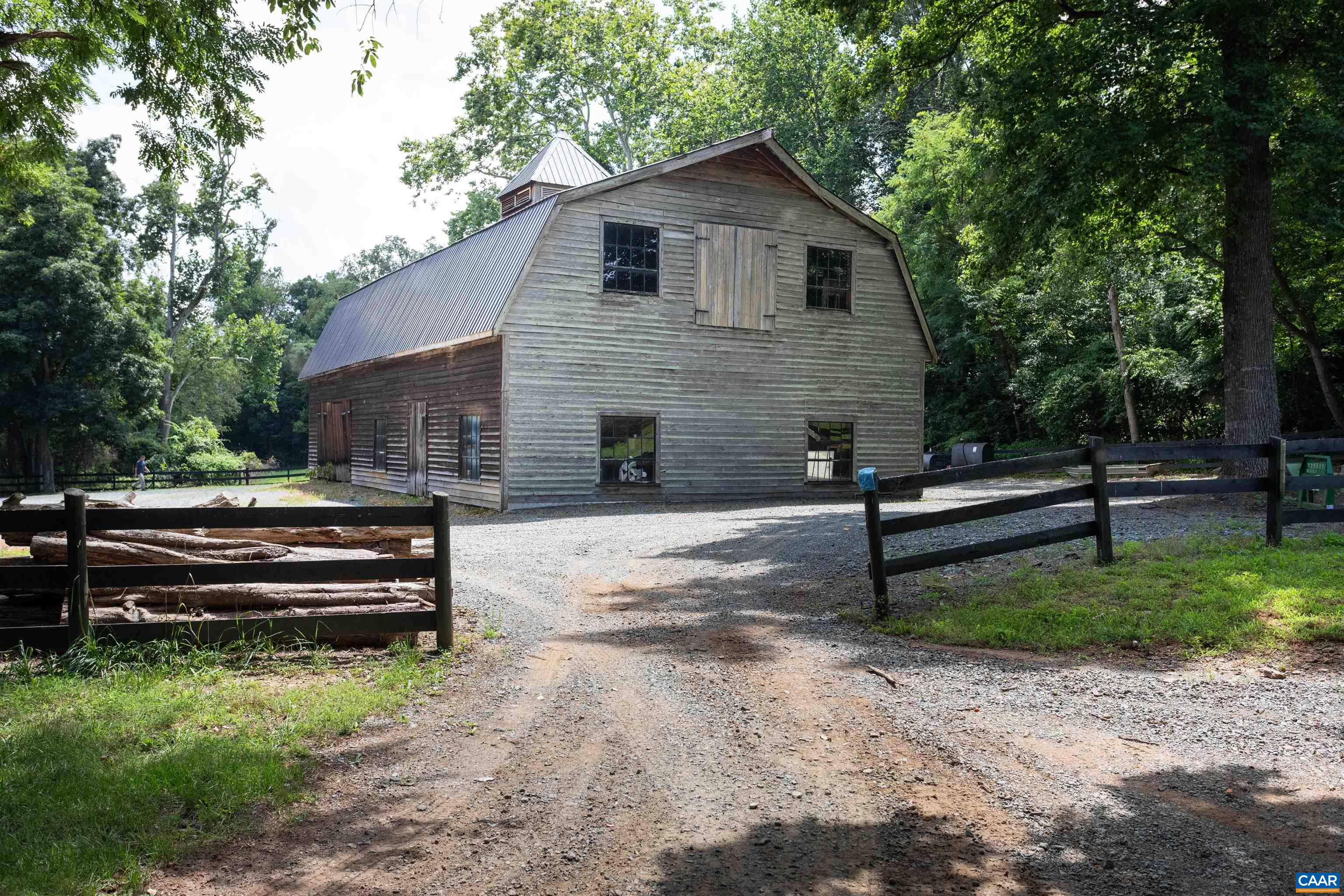 5095 HEADQUARTERS LN