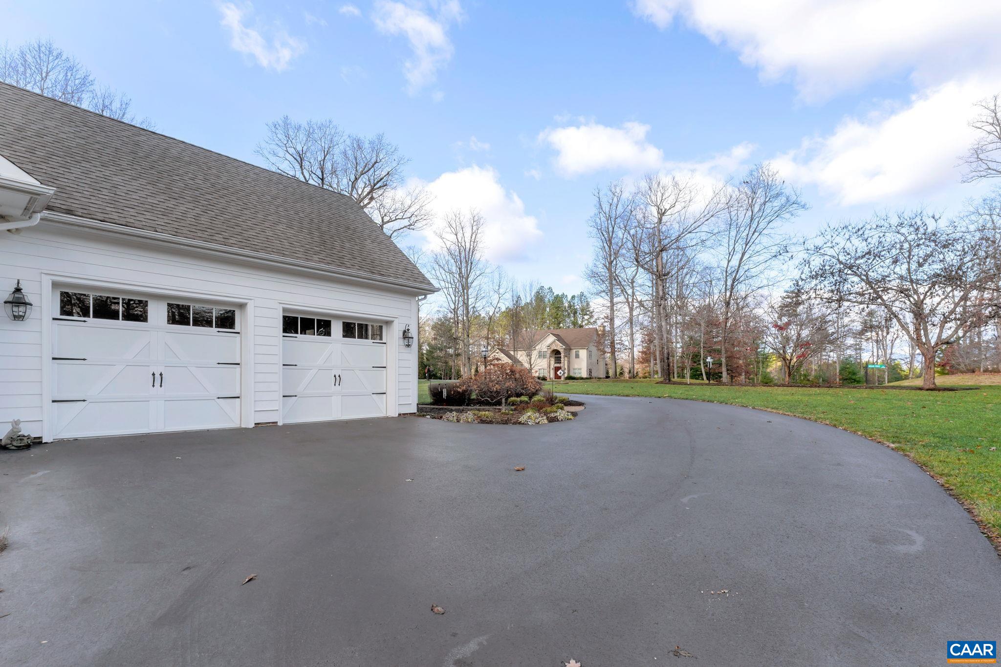 6340 INDIAN RIDGE DR