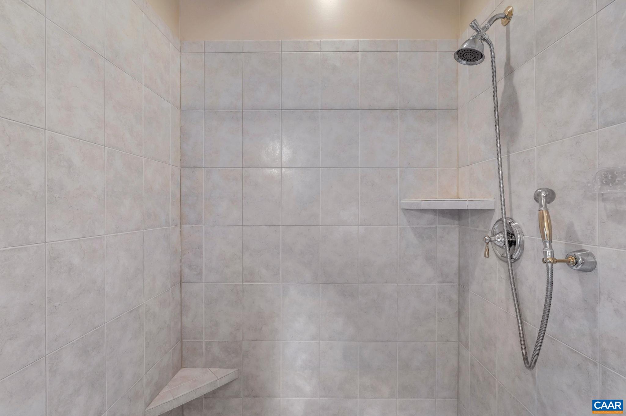 6340 INDIAN RIDGE DR