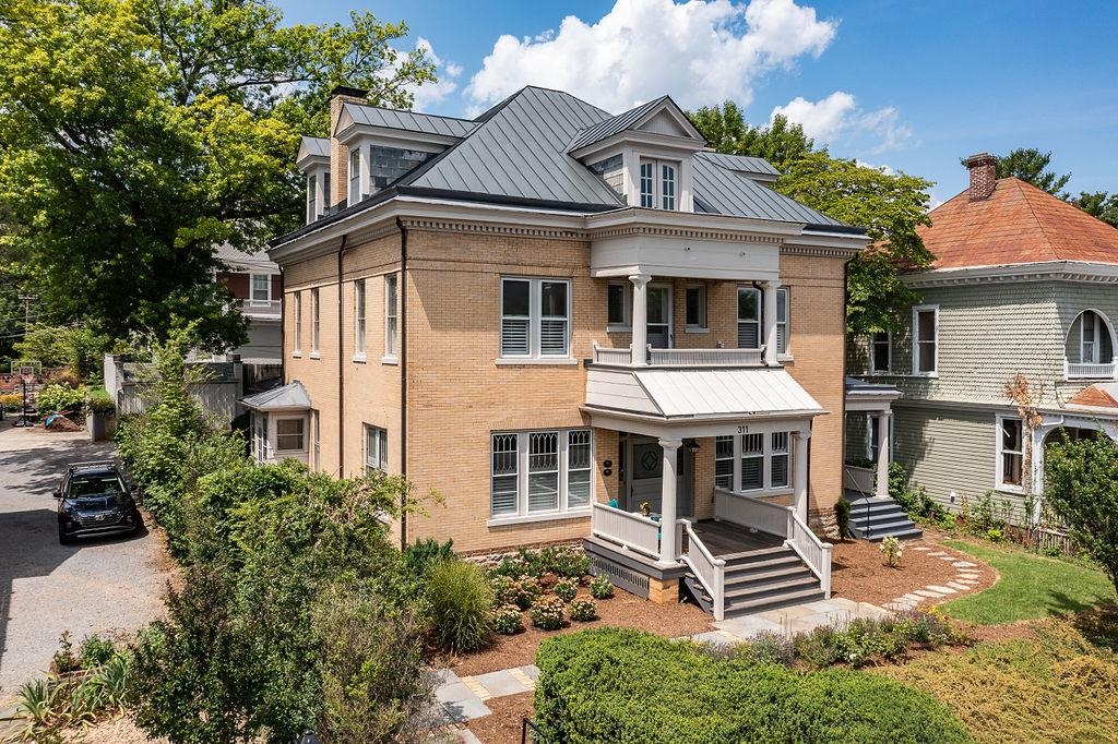 311 BERKELEY PL