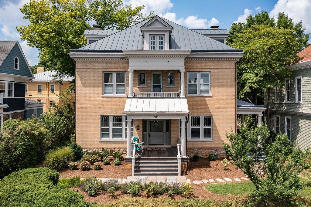 311 BERKELEY PL