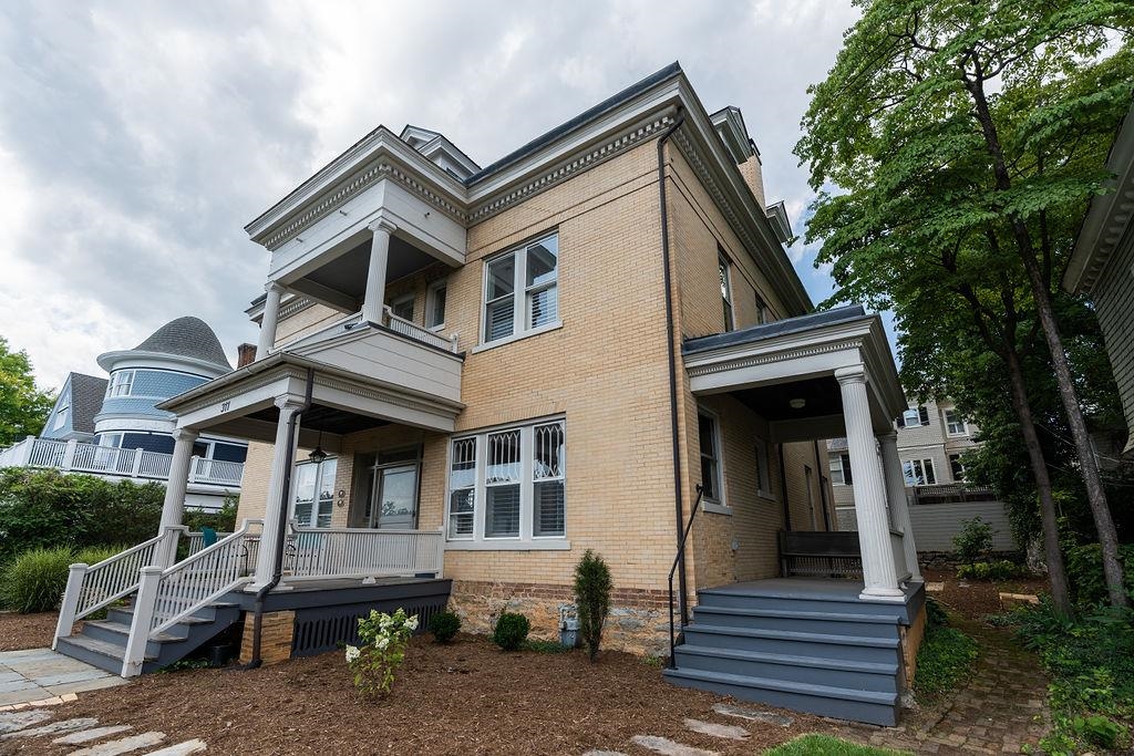 311 BERKELEY PL