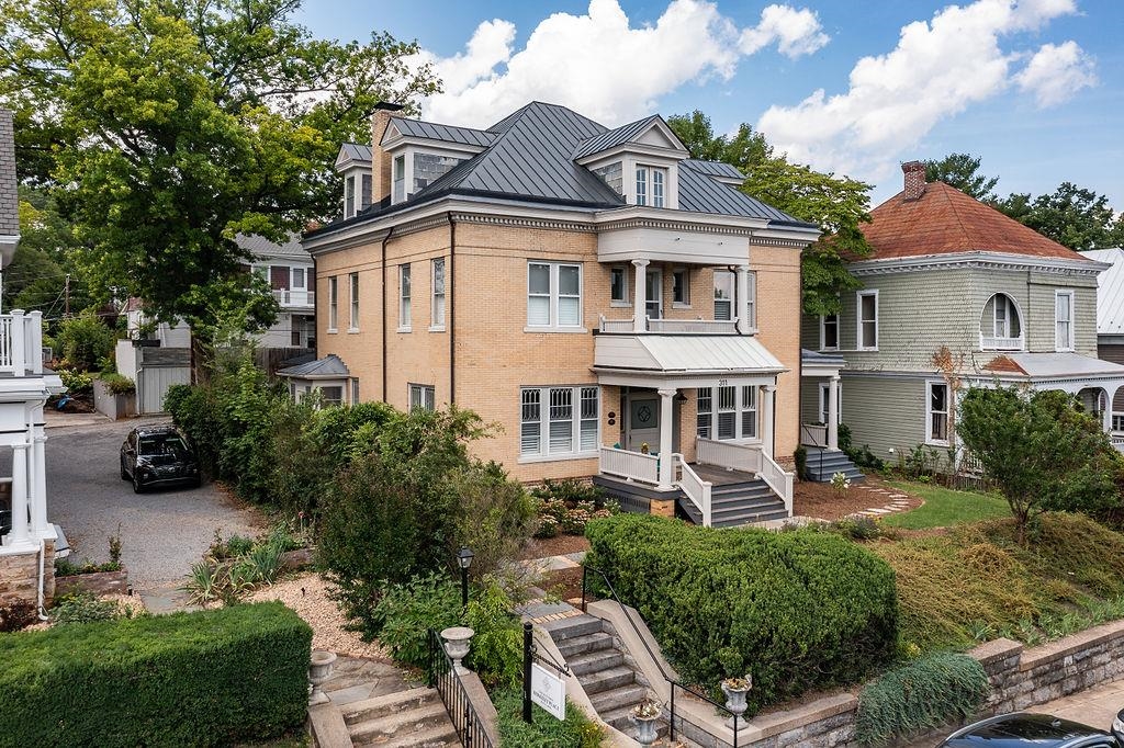 311 BERKELEY PL