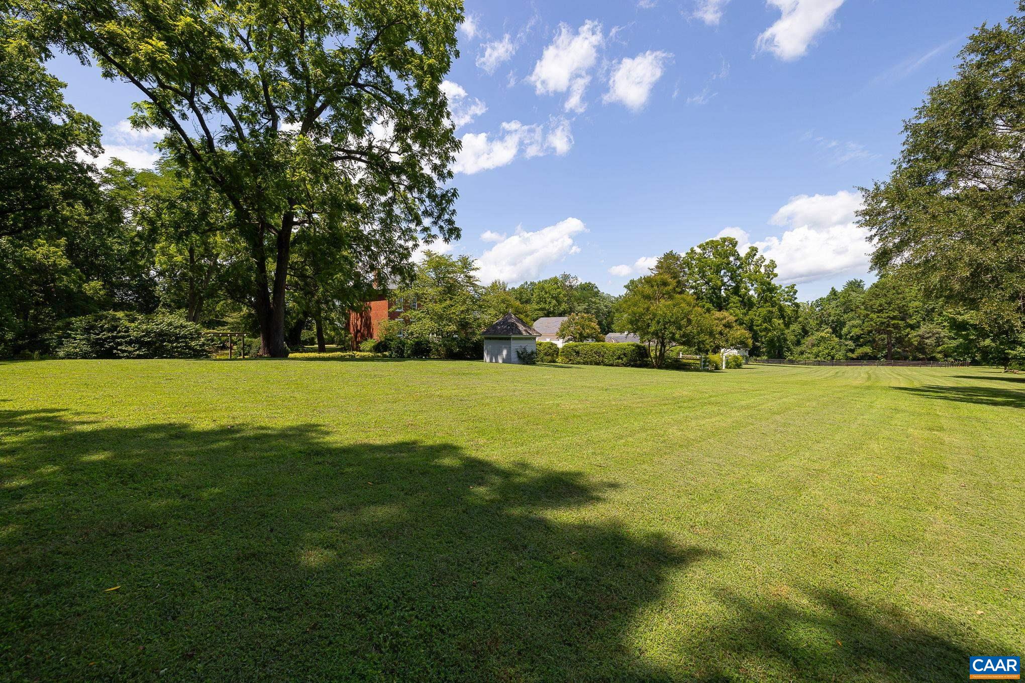 2426 PROSPECT HILL LN