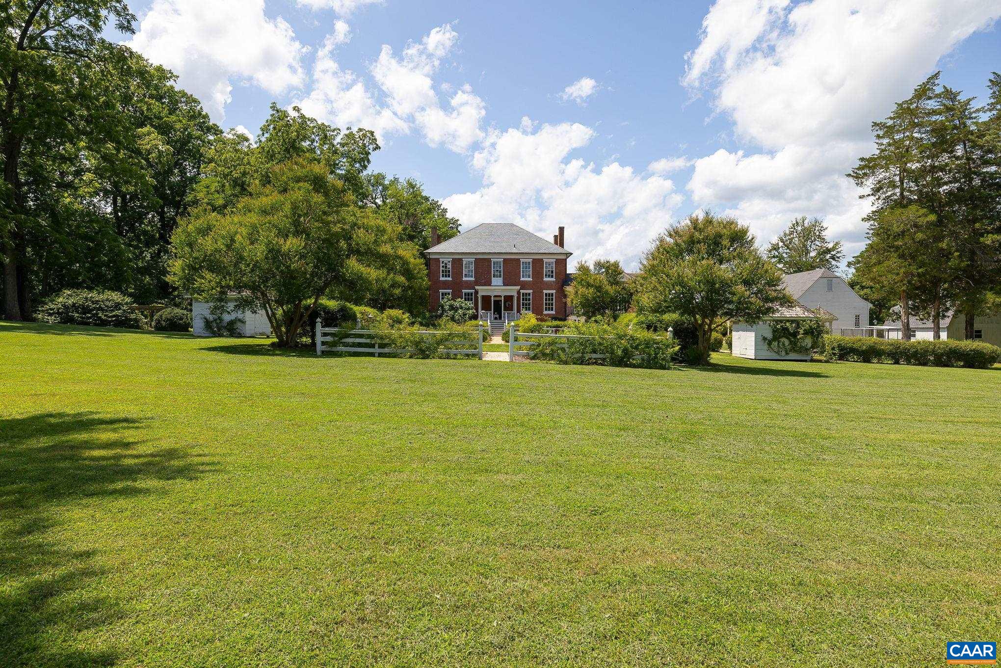 2426 PROSPECT HILL LN