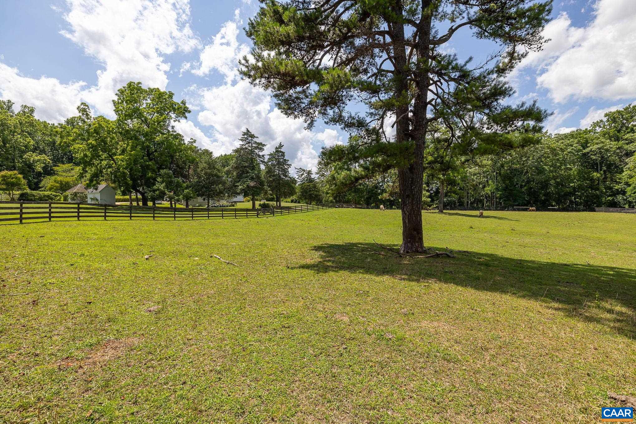 2426 PROSPECT HILL LN