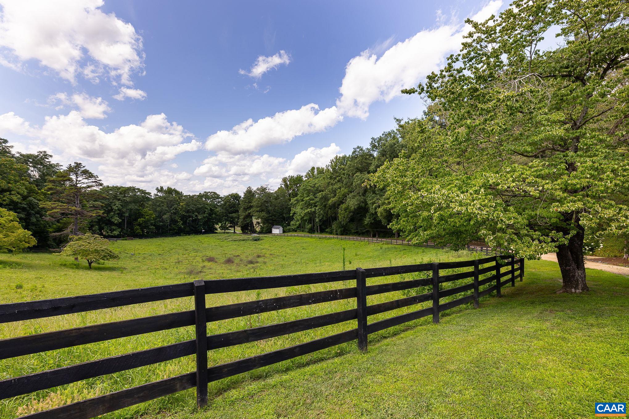2426 PROSPECT HILL LN