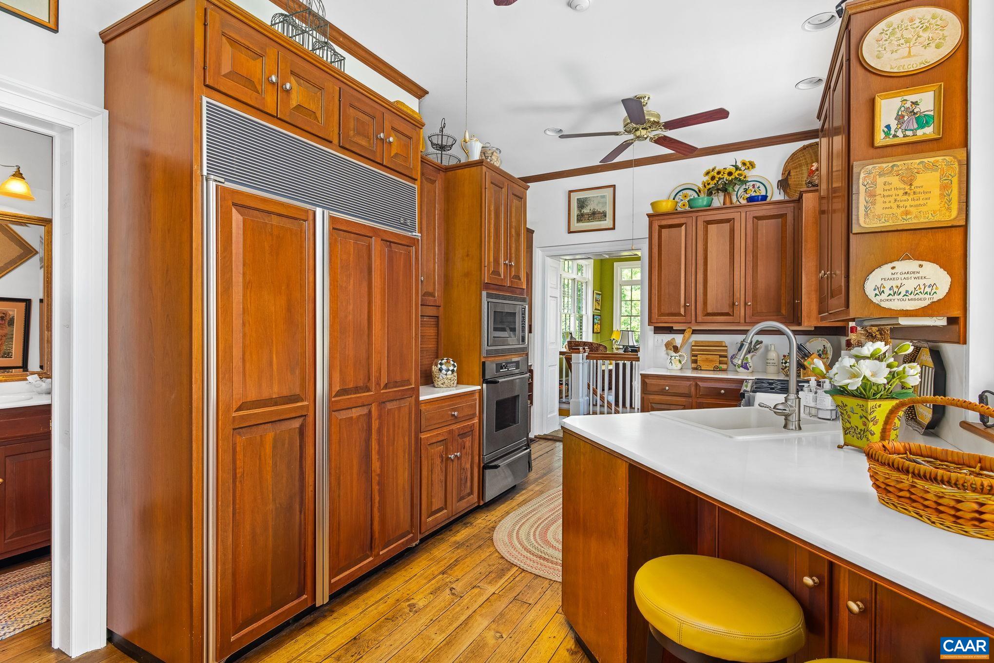 2426 PROSPECT HILL LN