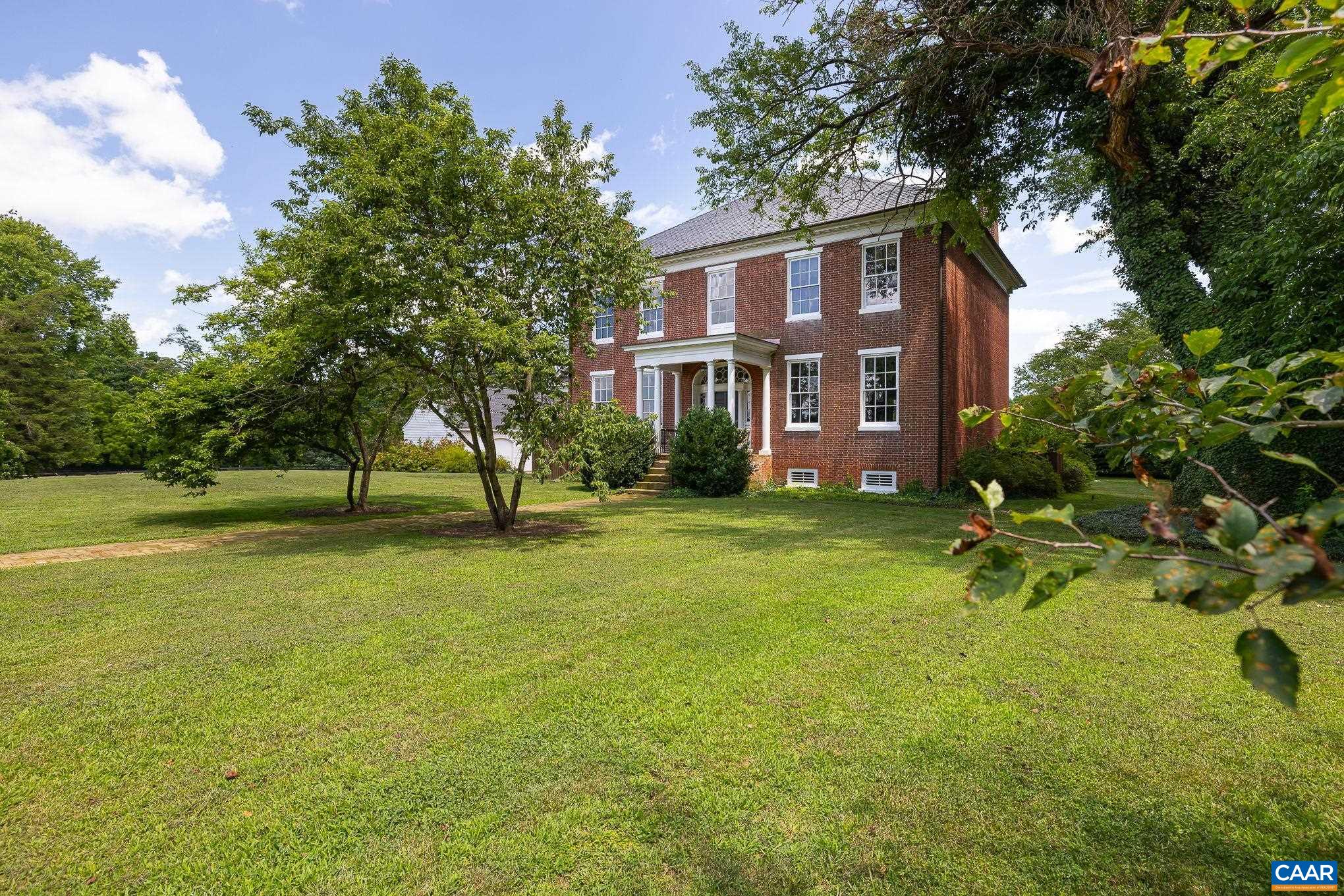 2426 PROSPECT HILL LN