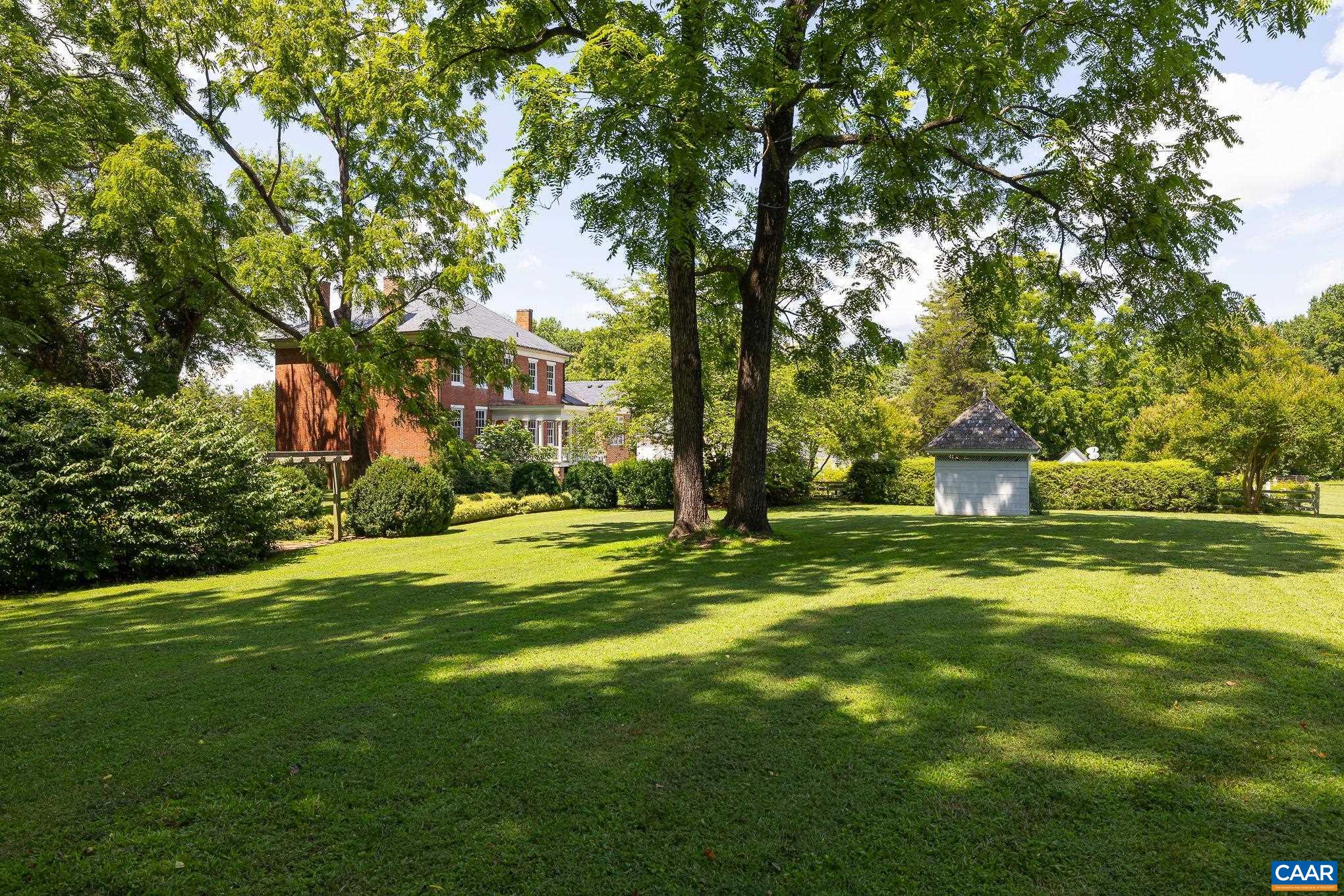2426 PROSPECT HILL LN