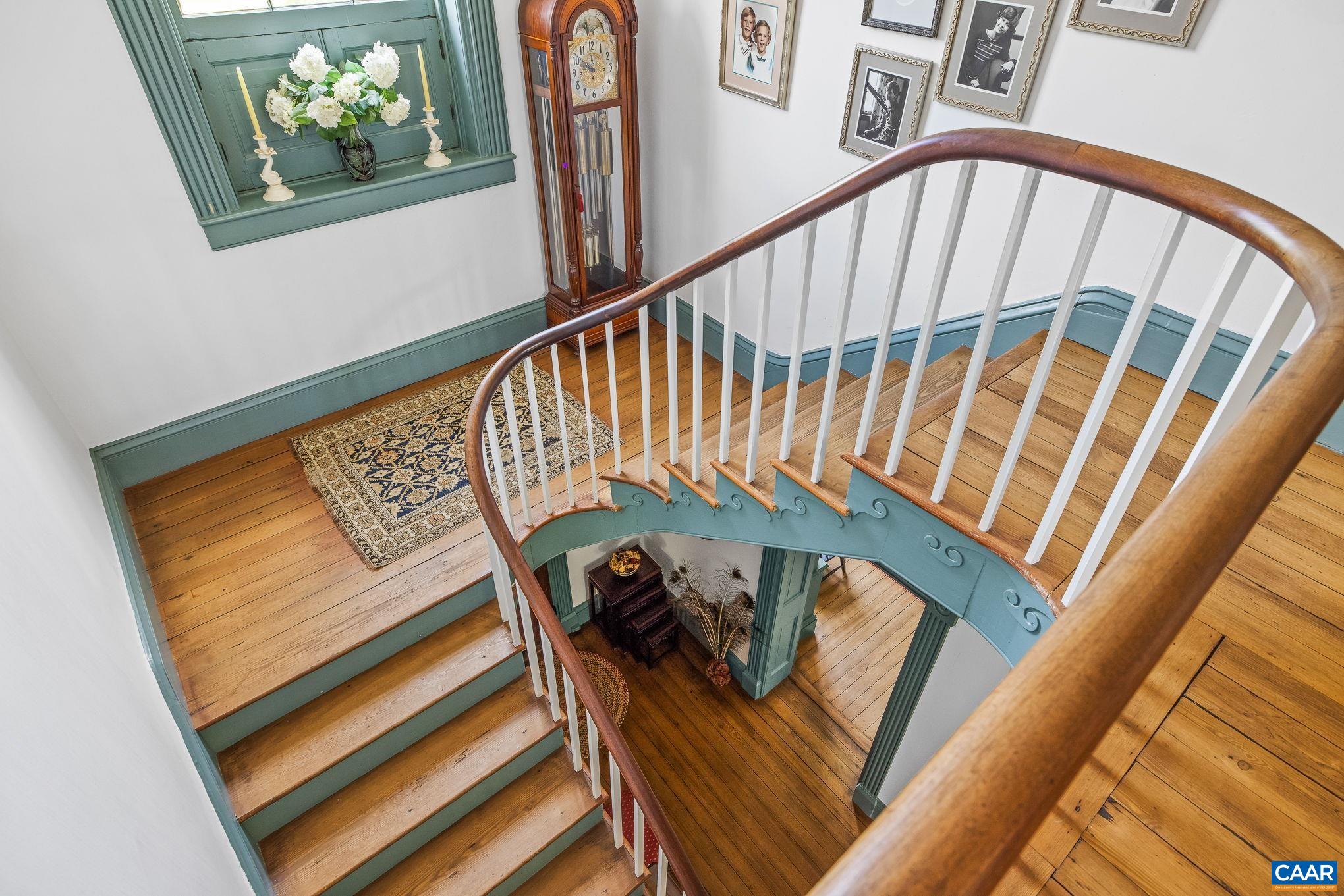 2426 PROSPECT HILL LN