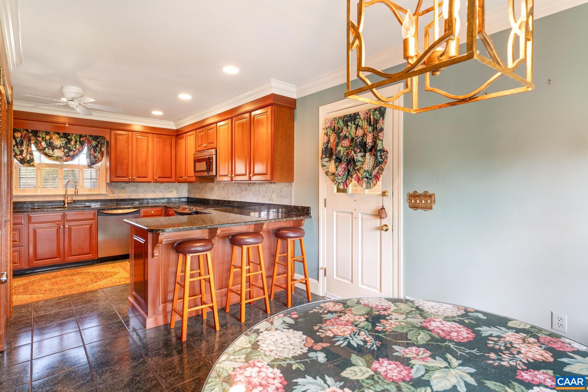 1060 FAIRWAY DR