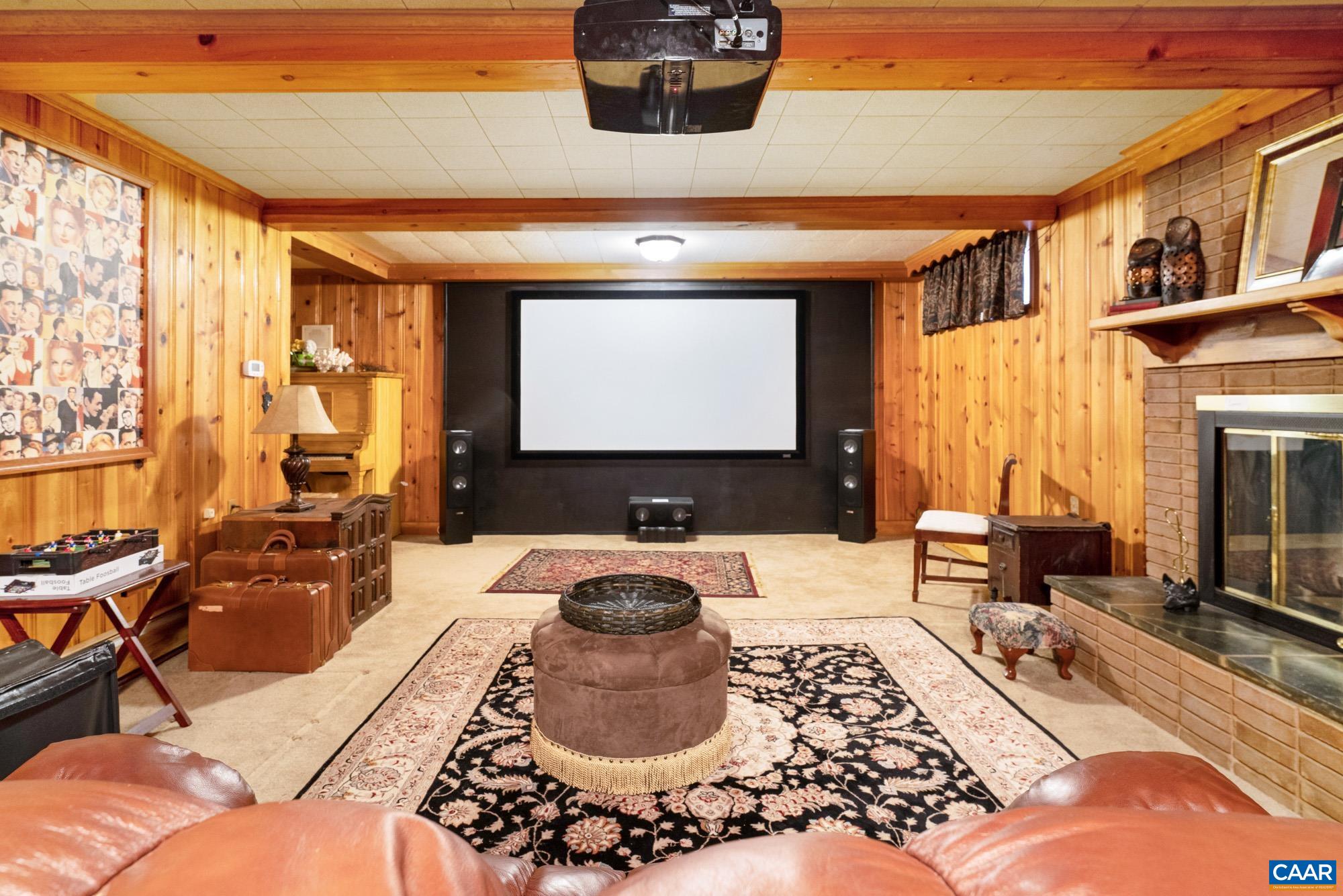 1060 FAIRWAY DR