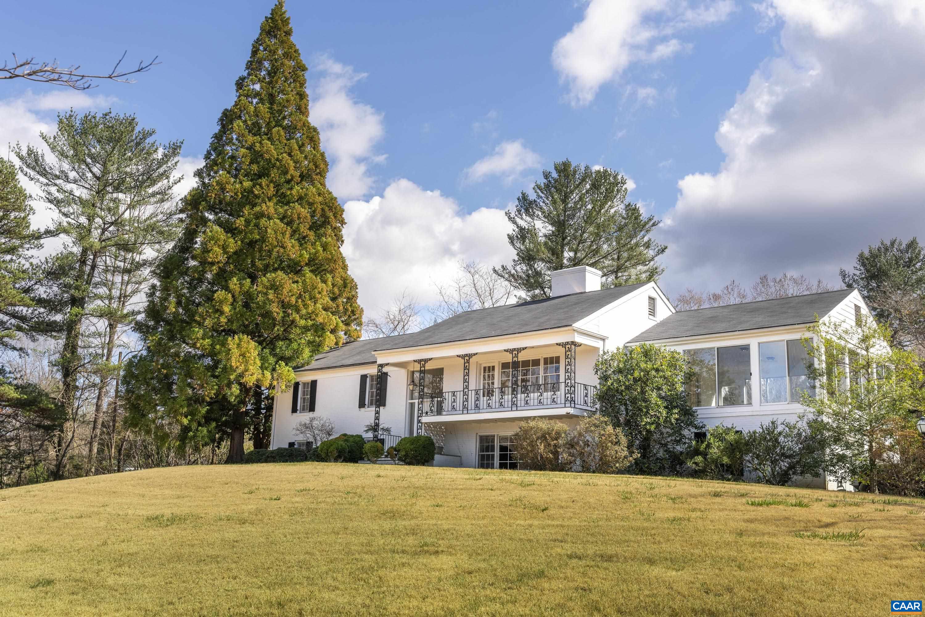106 TALLY HO DR
