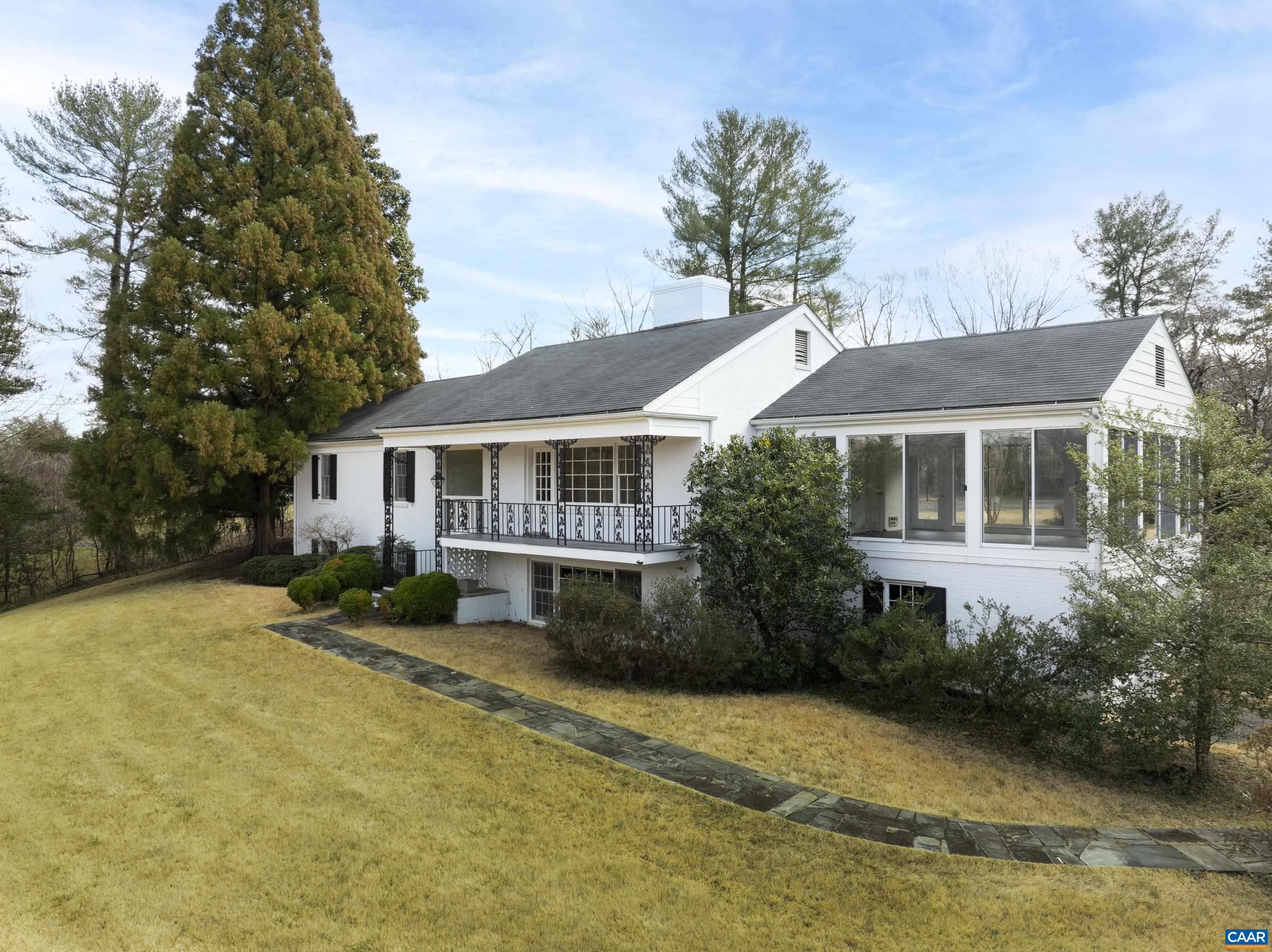106 TALLY HO DR