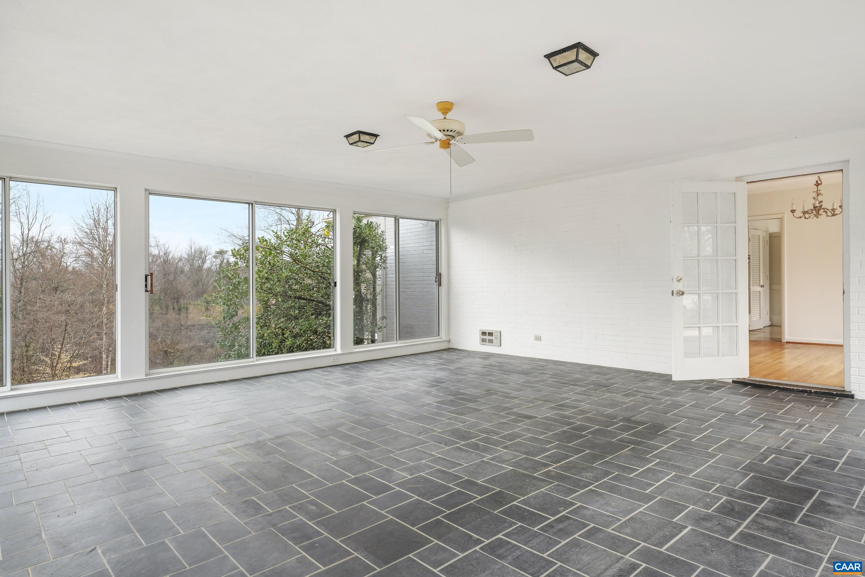 106 TALLY HO DR