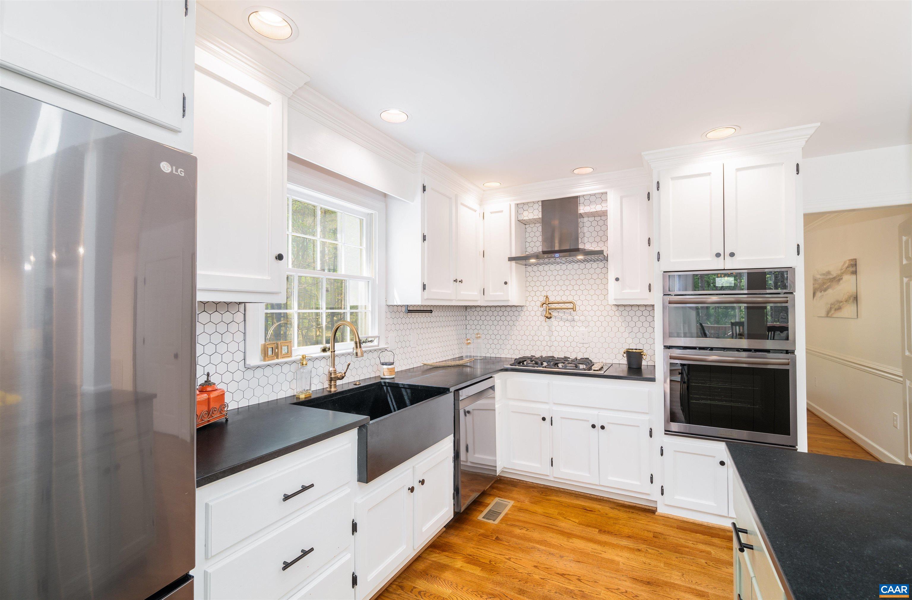3355 COLEMAN DR