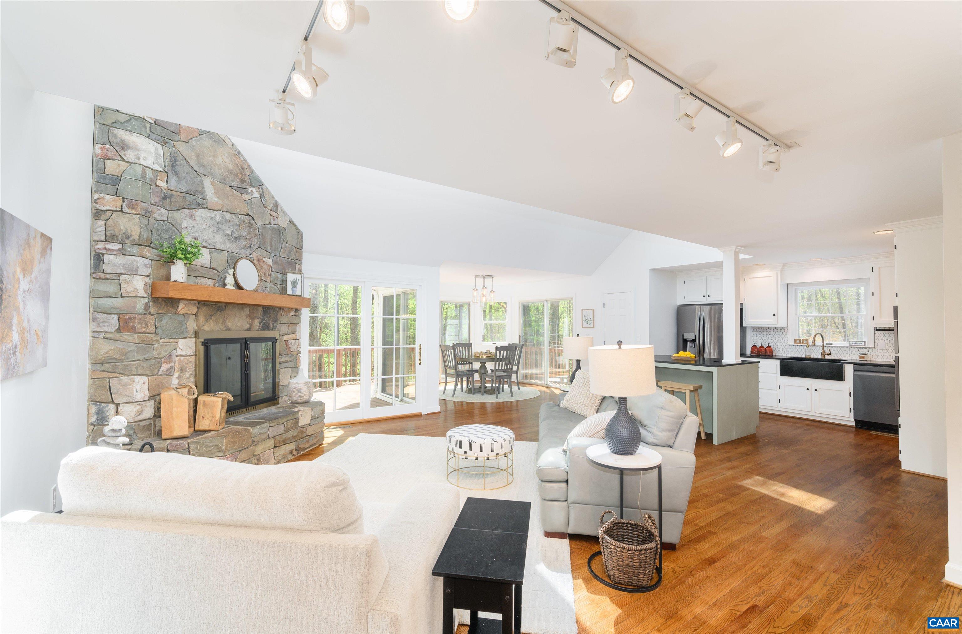 3355 COLEMAN DR