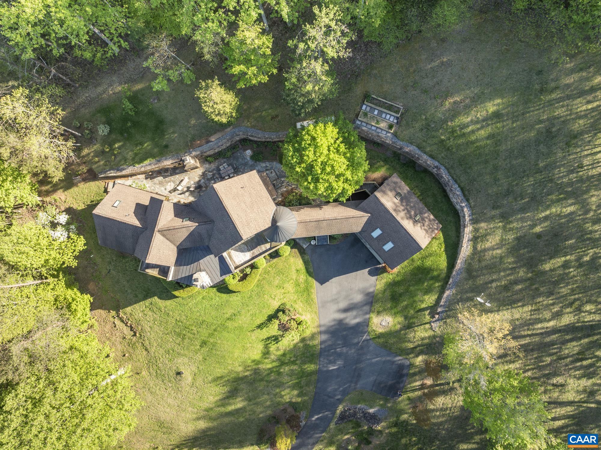 94 LEXINGTON CT