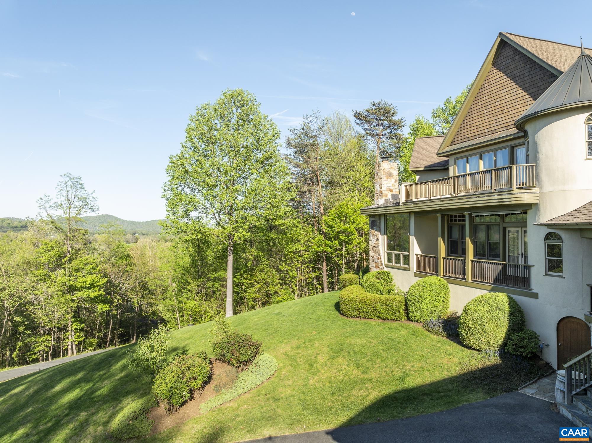 94 LEXINGTON CT