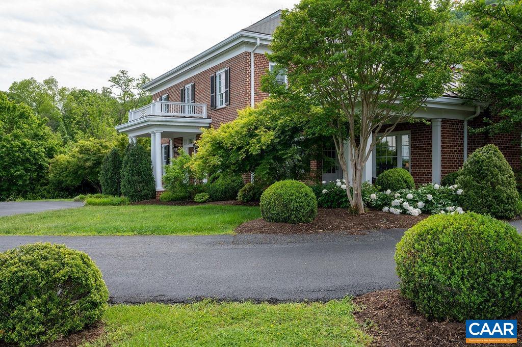 545 ROCKS FARM DR