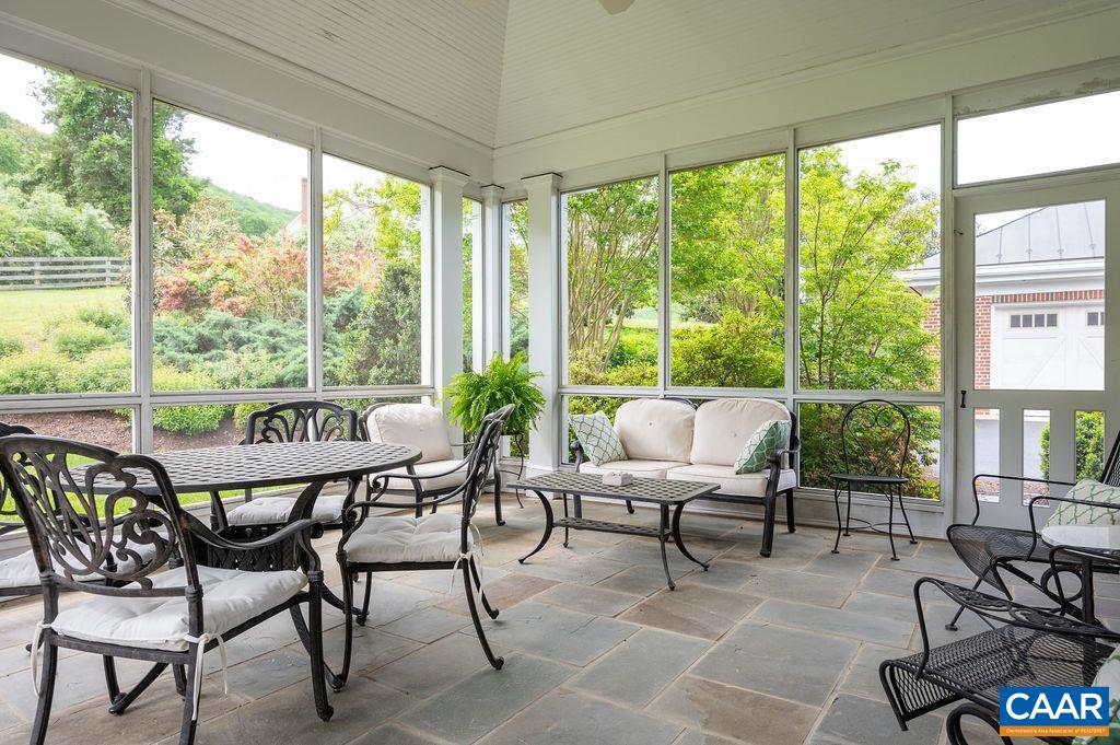 545 ROCKS FARM DR