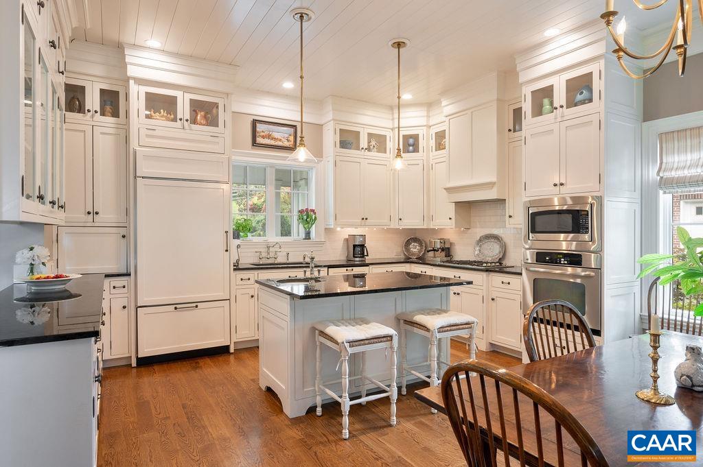 545 ROCKS FARM DR