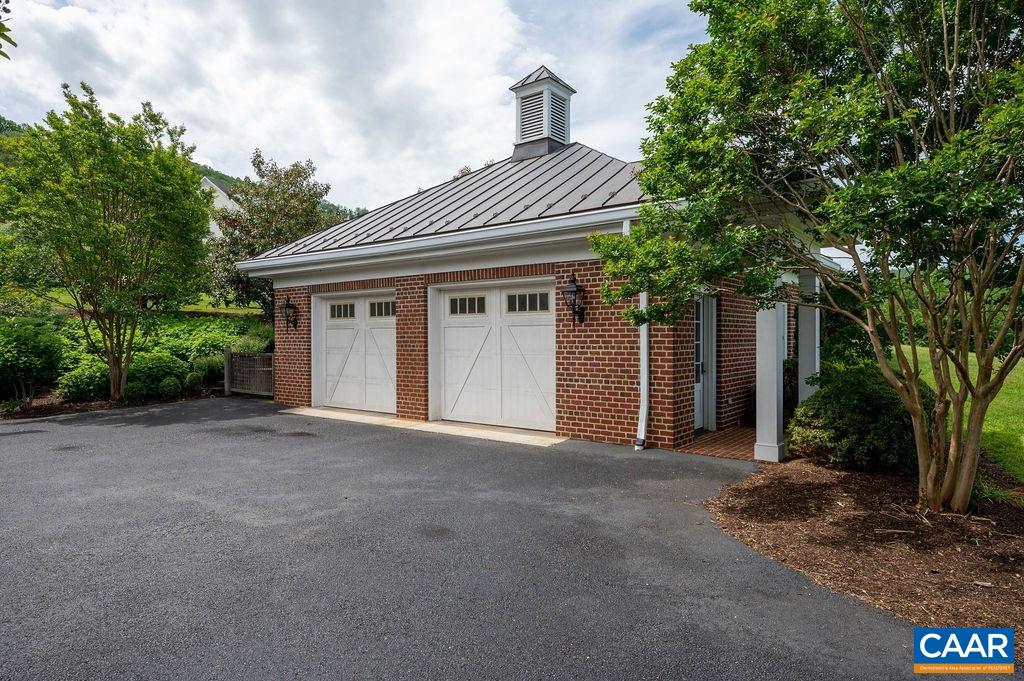 545 ROCKS FARM DR