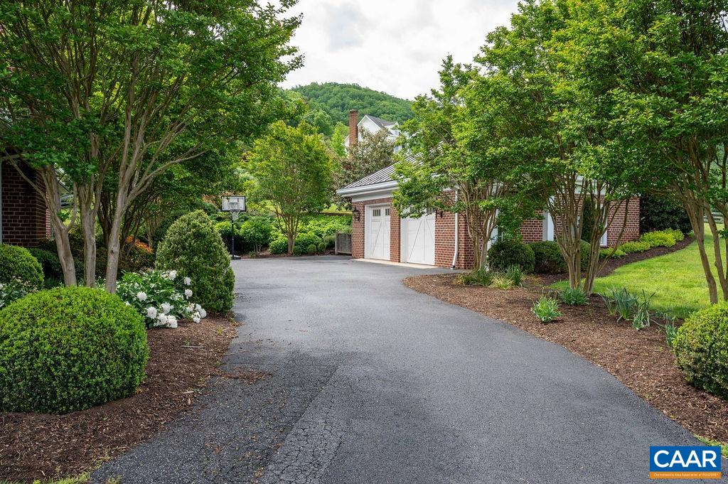 545 ROCKS FARM DR