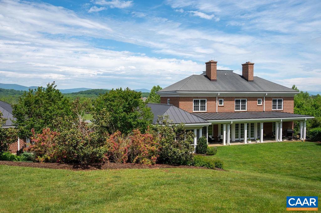 545 ROCKS FARM DR