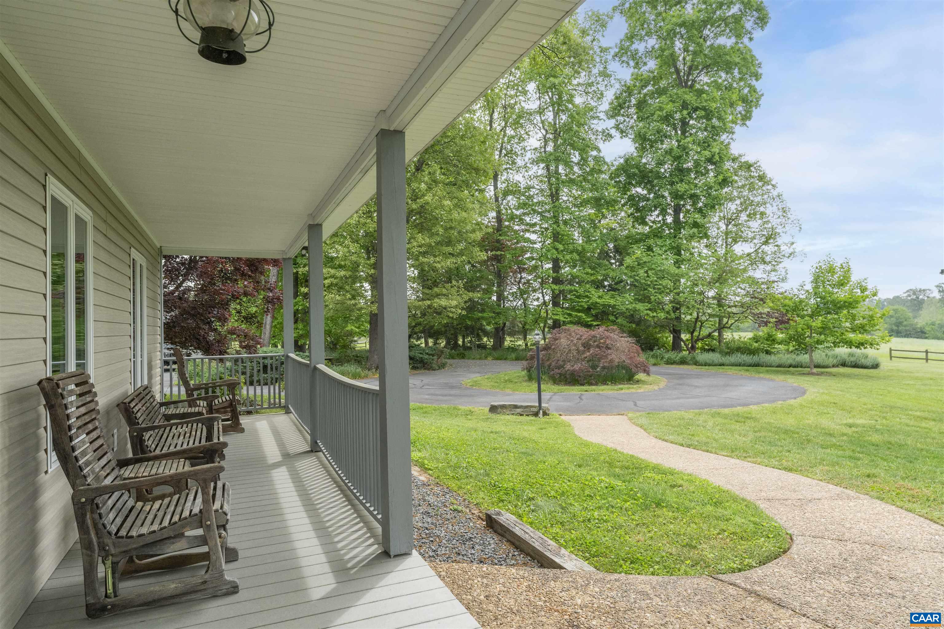403 DEER HAVEN LN
