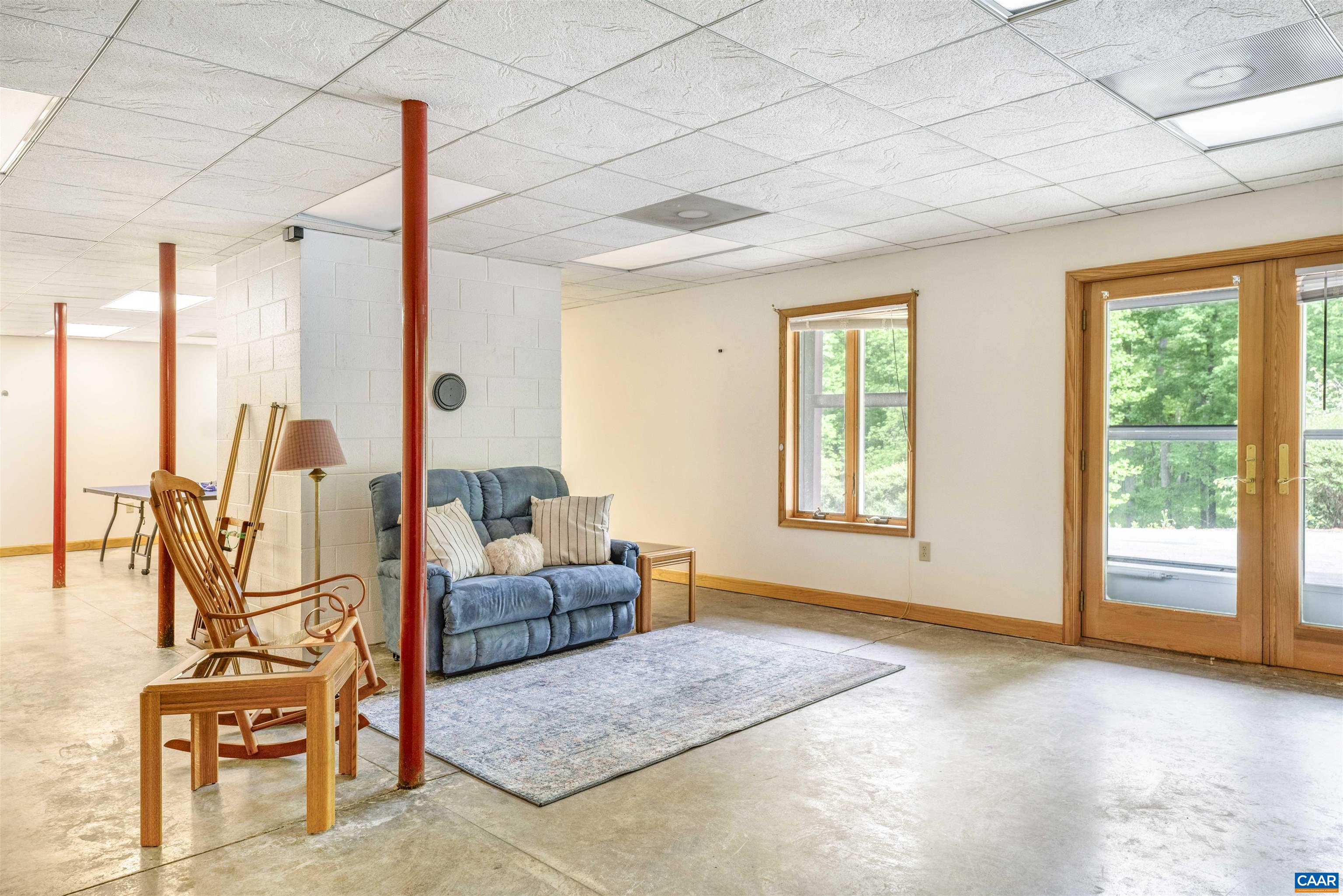 403 DEER HAVEN LN