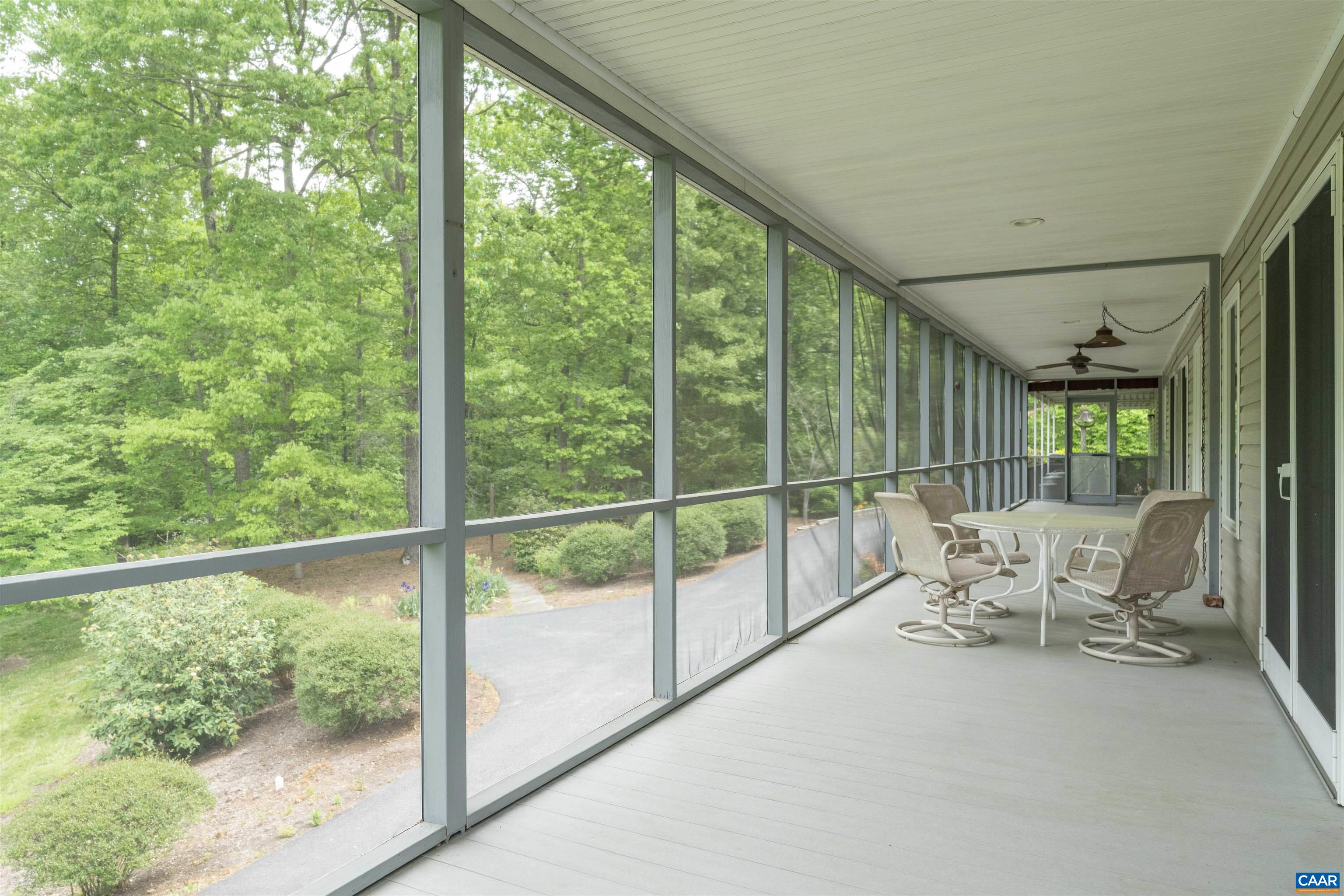 403 DEER HAVEN LN