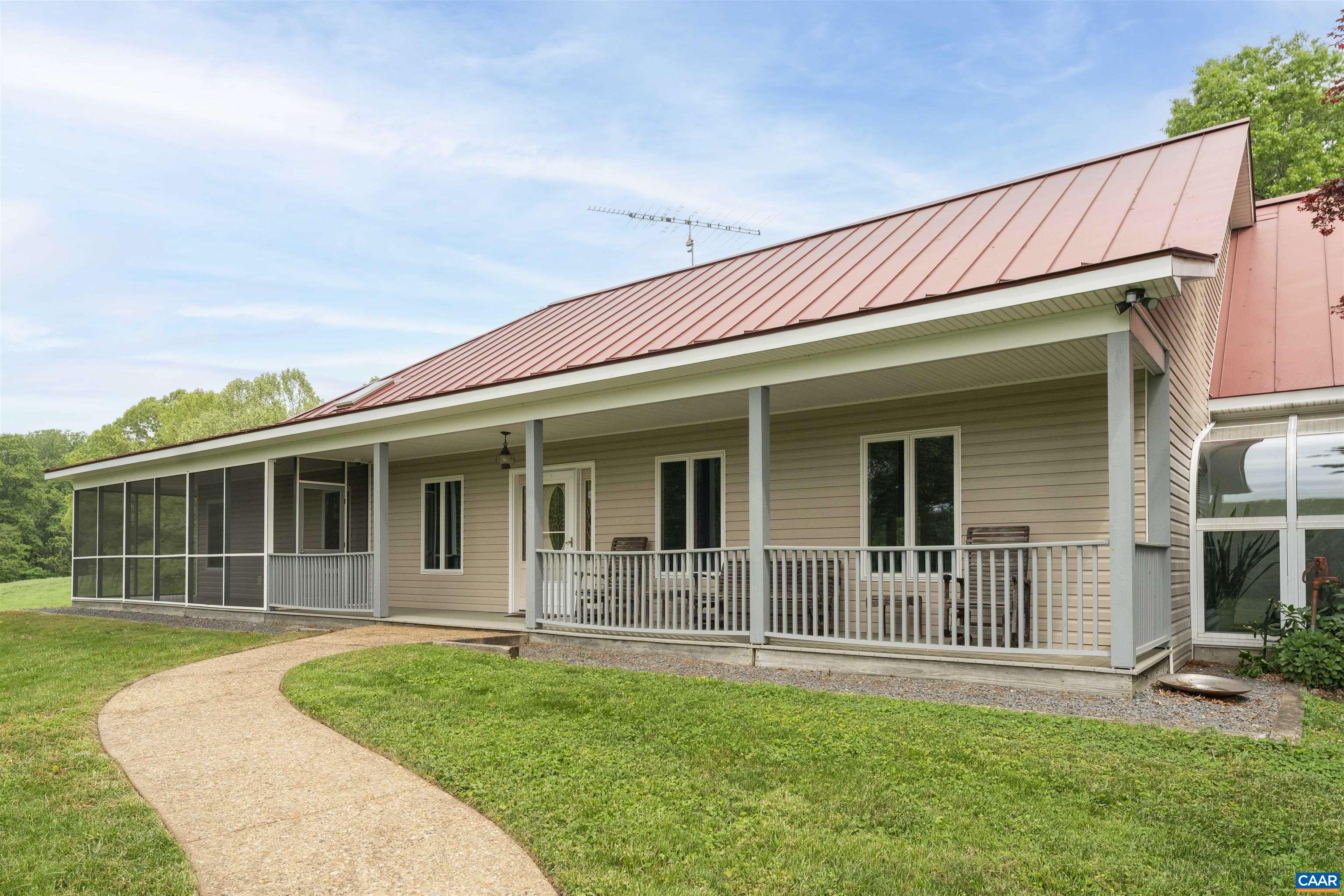 403 DEER HAVEN LN