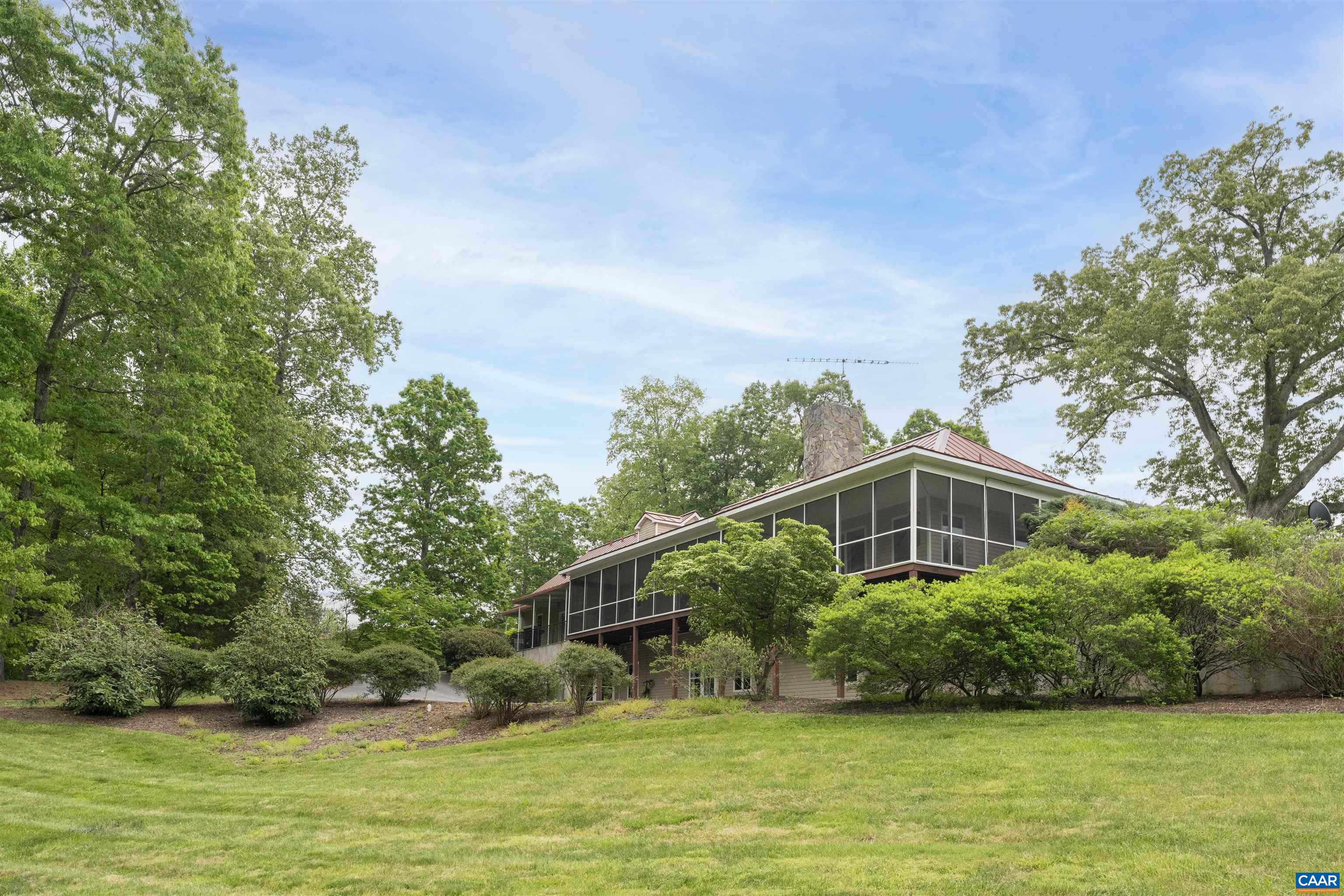 403 DEER HAVEN LN
