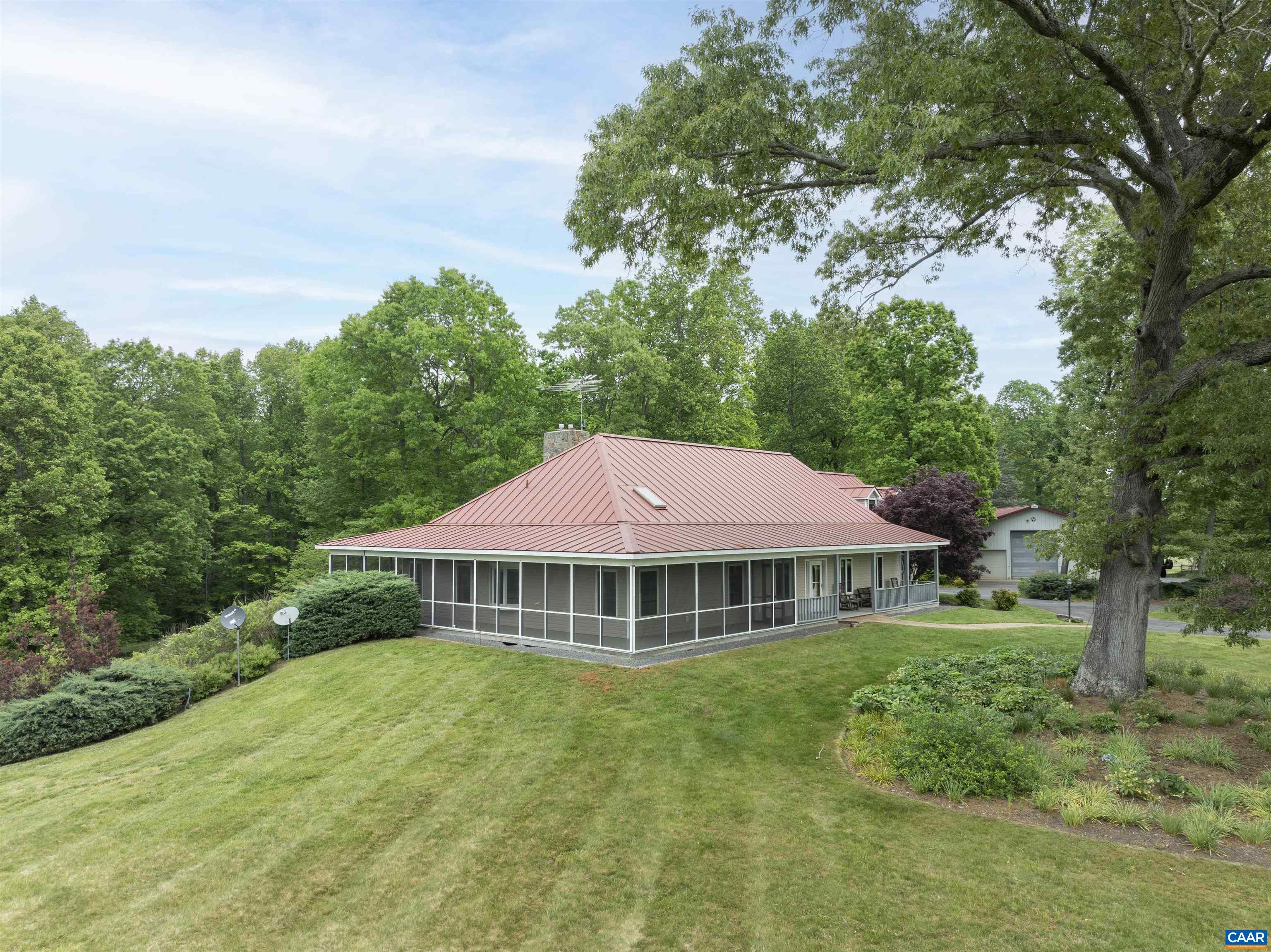 403 DEER HAVEN LN