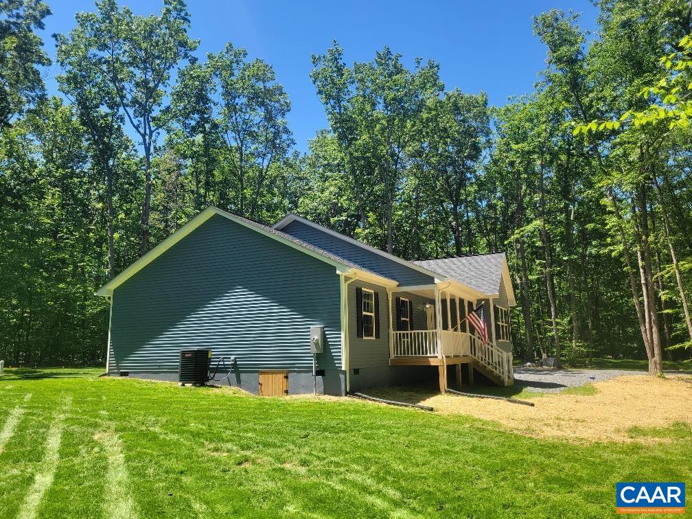 61 BROOKING LN