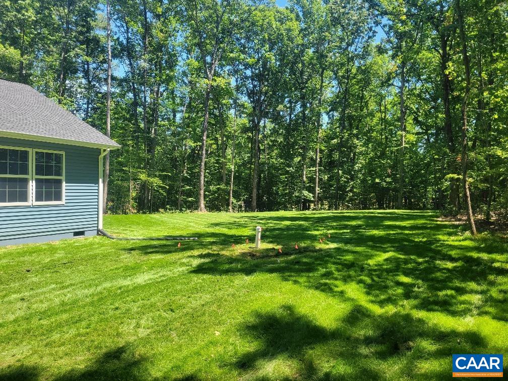 61 BROOKING LN